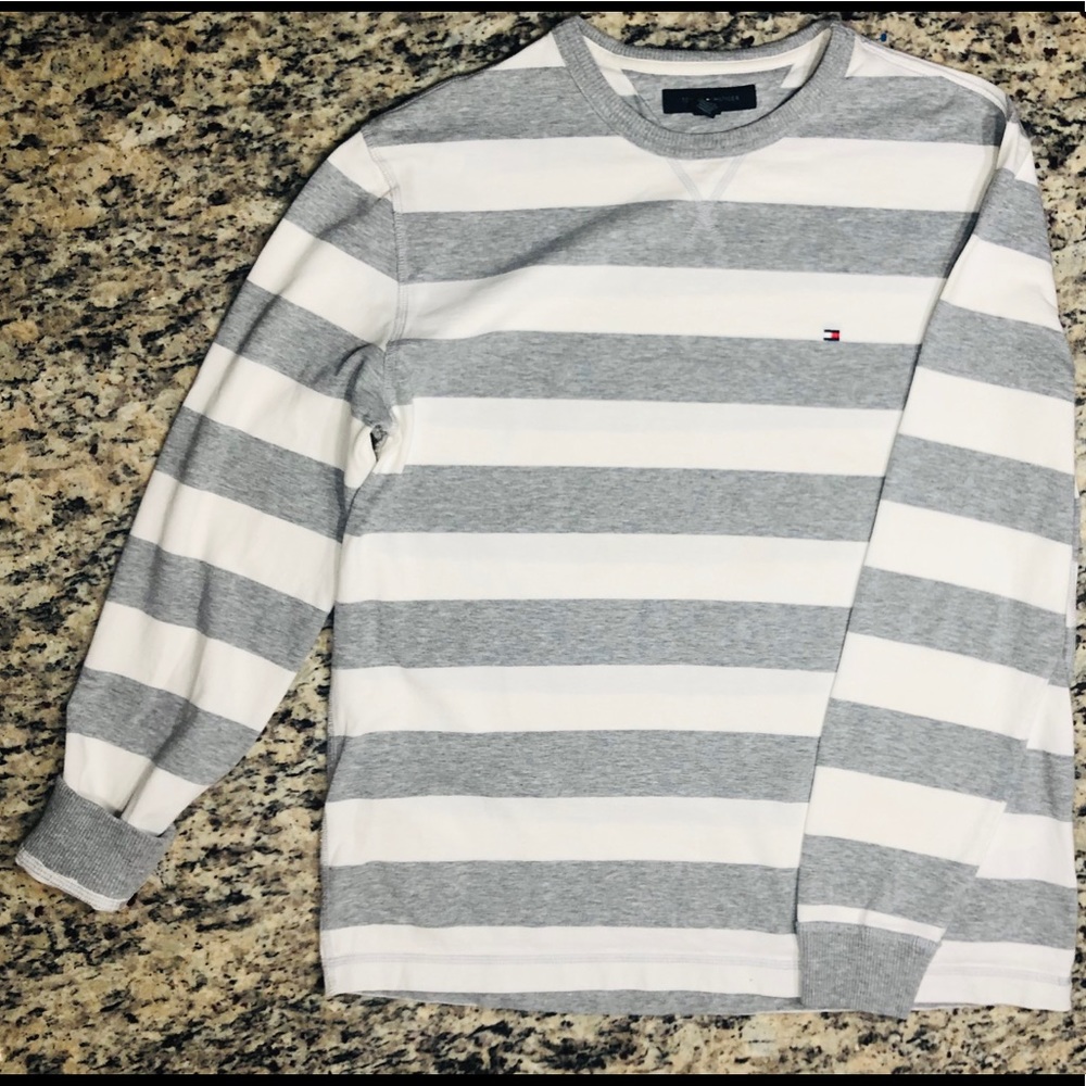 Tommy Hilfiger. Mens sweater. Size L